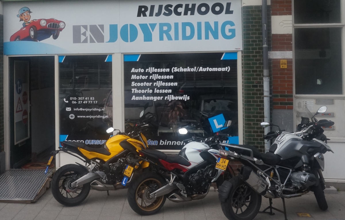 Motorrijlessen Haal je motorijbewijs met onze complete rijlespakketten!